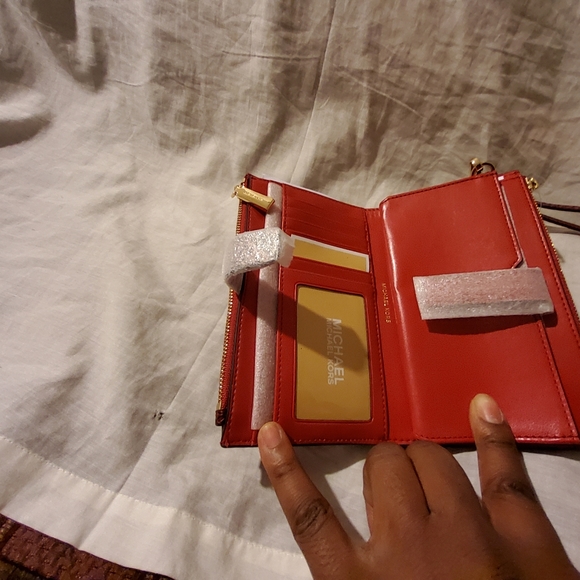 Brand new Michael Kors double Zip Wallet - Picture 6 of 6